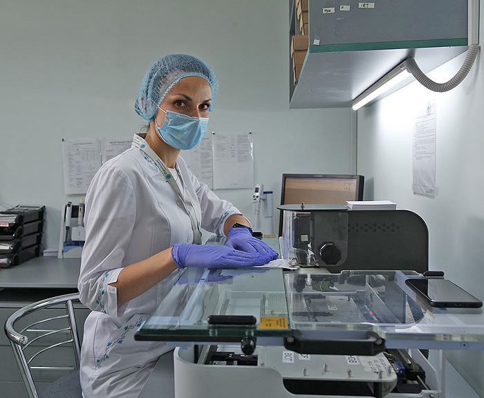 У «Фармбіотесті» найсучасніше обладнання для виконання клініко- діагностичних досліджень біологічного матеріалу: від роботизованого біоаналізатора до тандемного мас-спектрометра, від лабораторії, що використовує метод ПЛР-досліджень, до автоматичного гематологічного аналізатора